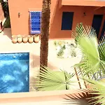 Comfy Colonial Apartments
