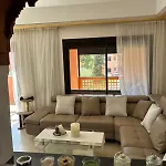 Beautiful Cozy Apartment With Pool