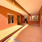 Appartements Saphir Vus Piscine Adapte Au Famille