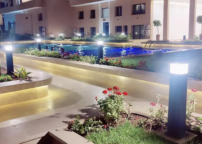 Elegant Duplex Avec Deux Piscines Et Une Vue Magnifique