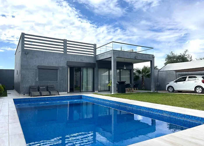 Villa Naouma