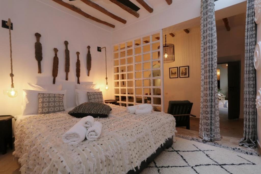 103 Medina Pool And Hammam Riad