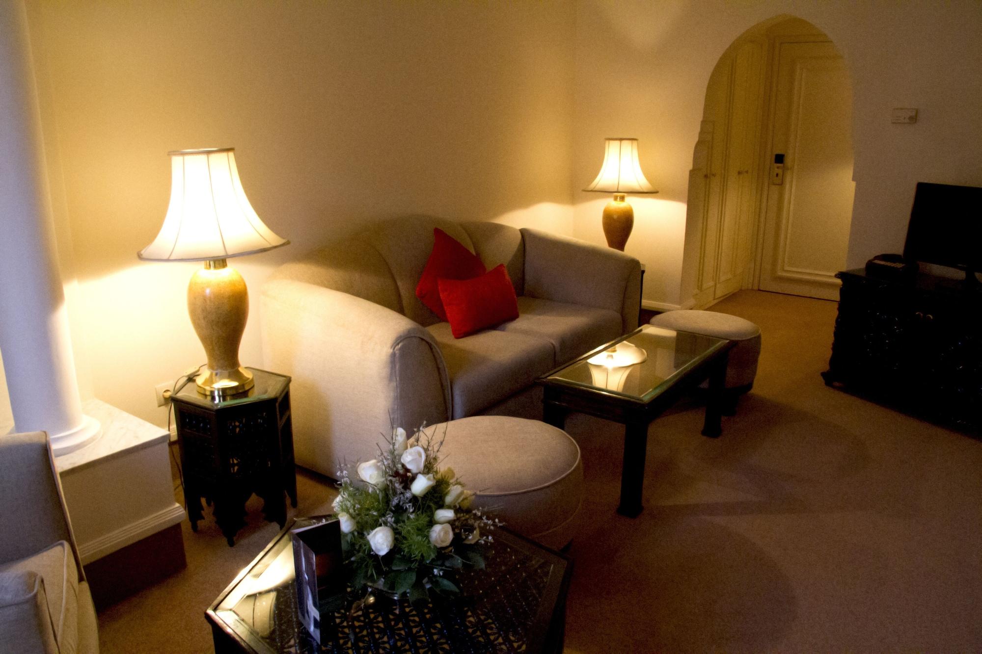 Nassim Hotel