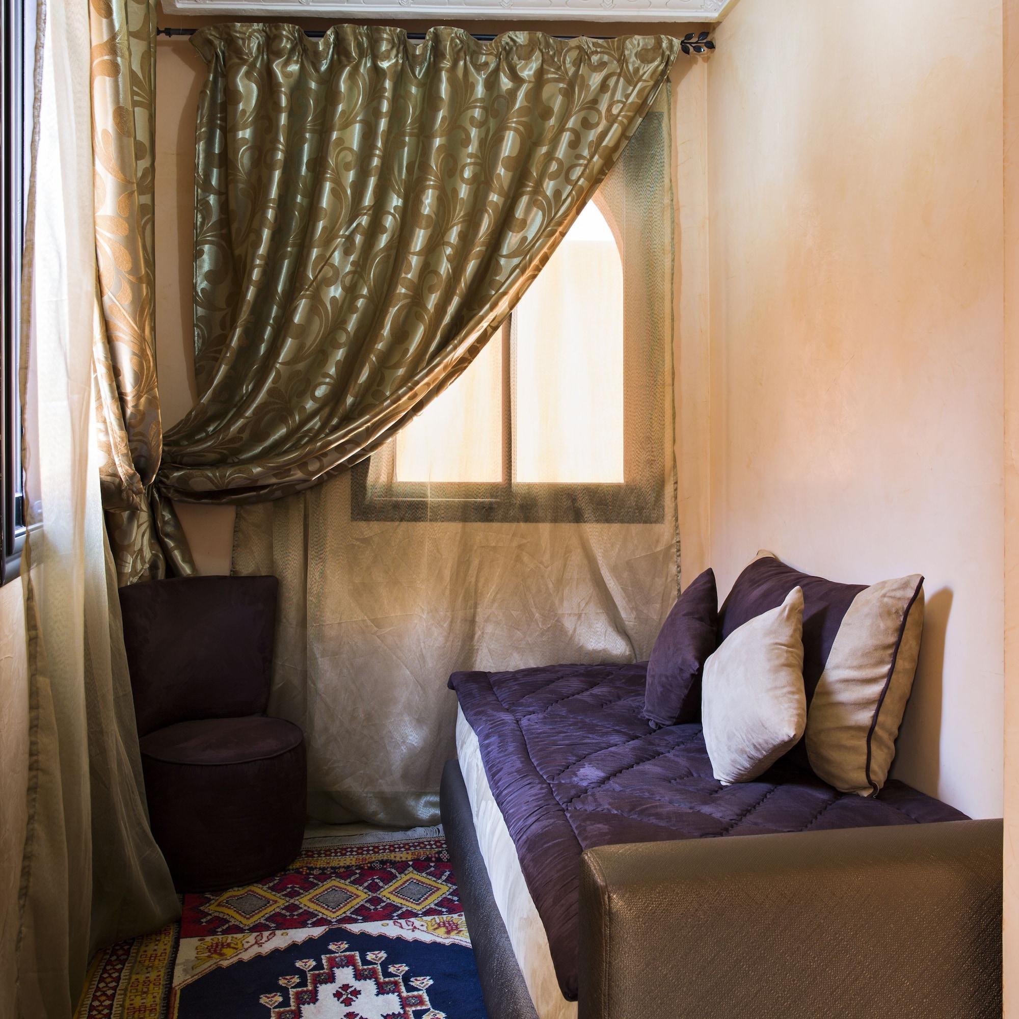 Marrakech House Hotel 3*