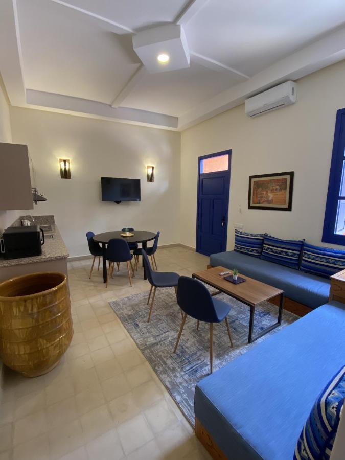 Comfy Colonial Apartment *