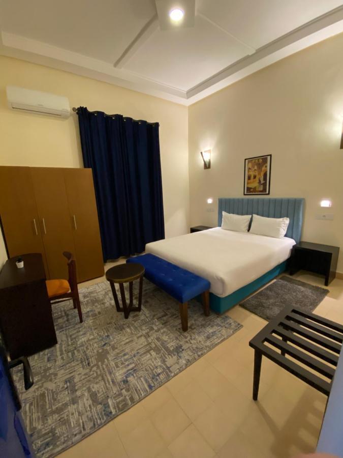 Comfy Colonial *