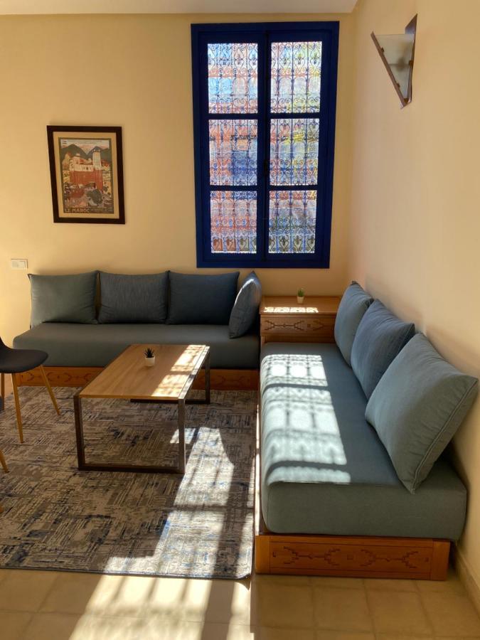 Comfy Colonial Apartment *