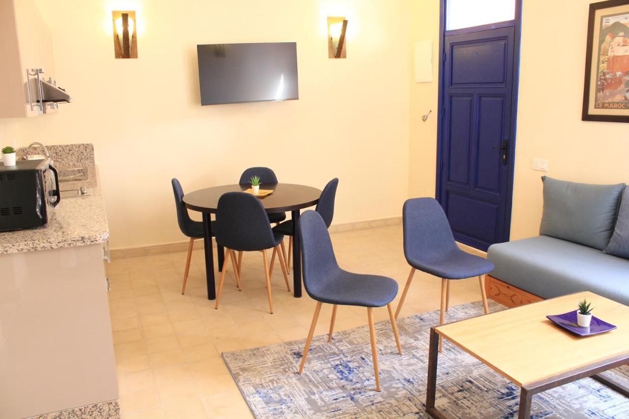 Comfy Colonial Apartment