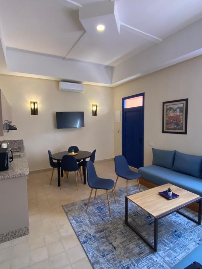 Comfy Colonial Apartment