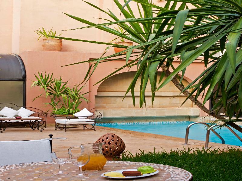 Nassim Hotel