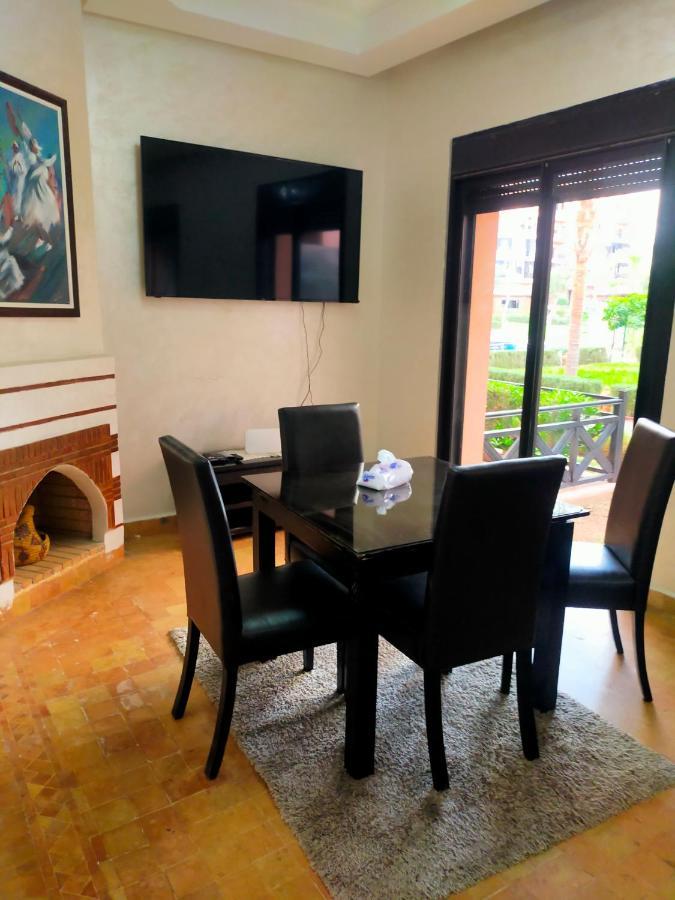 Un Moderne Chic Vue Sur Piscine Apartment Marrakesh
