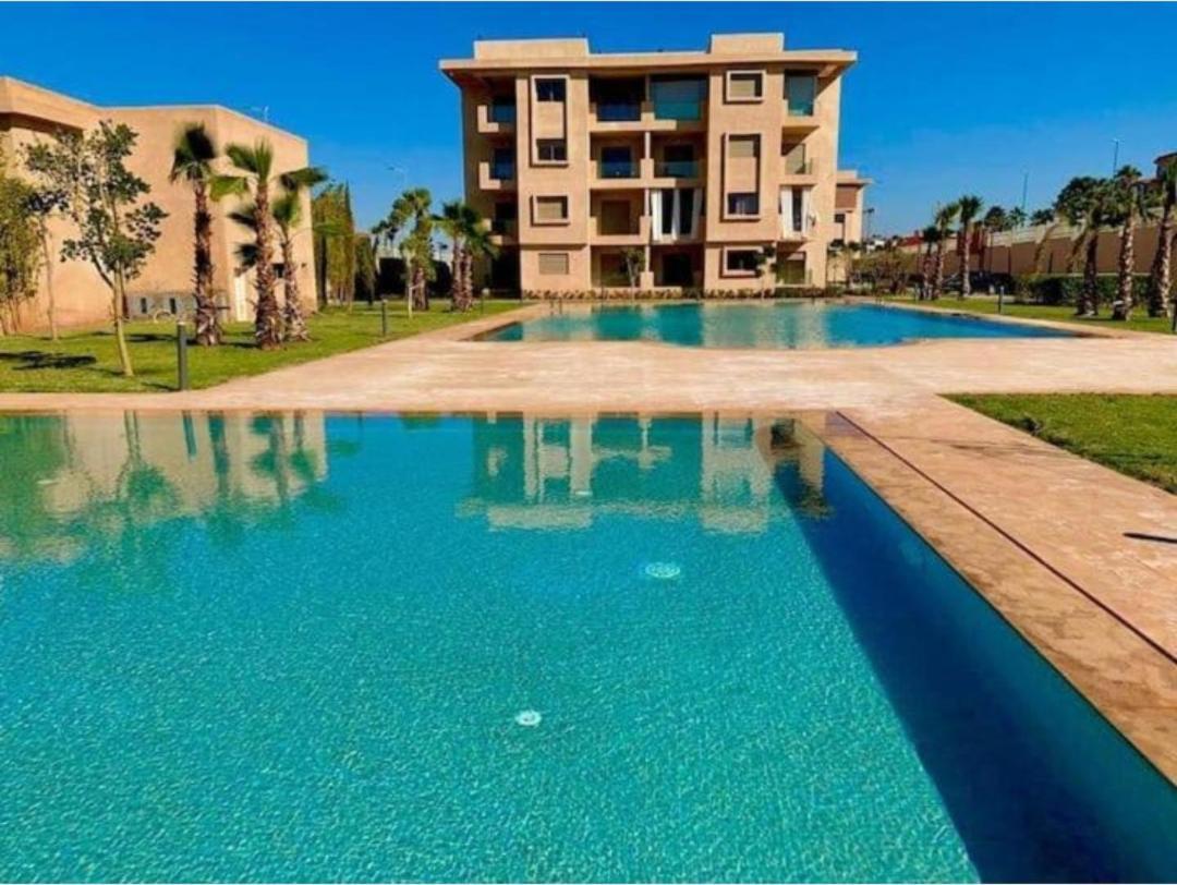 Un Avec Piscine A Marrakech *
