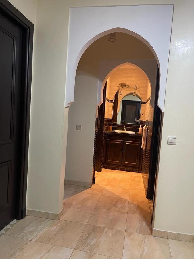Magnifique Spacieux Confort Propre Familial 2 Salon Et Salle A Manger A 20mn A Pied De Place Jemaa El Fina 4 Piscines Dans Espace De Golf A 12 Mn En Voitures L Entree Est Gratuit Pour La Clientele Ouvert Entre 10h Et 20h Apartamento