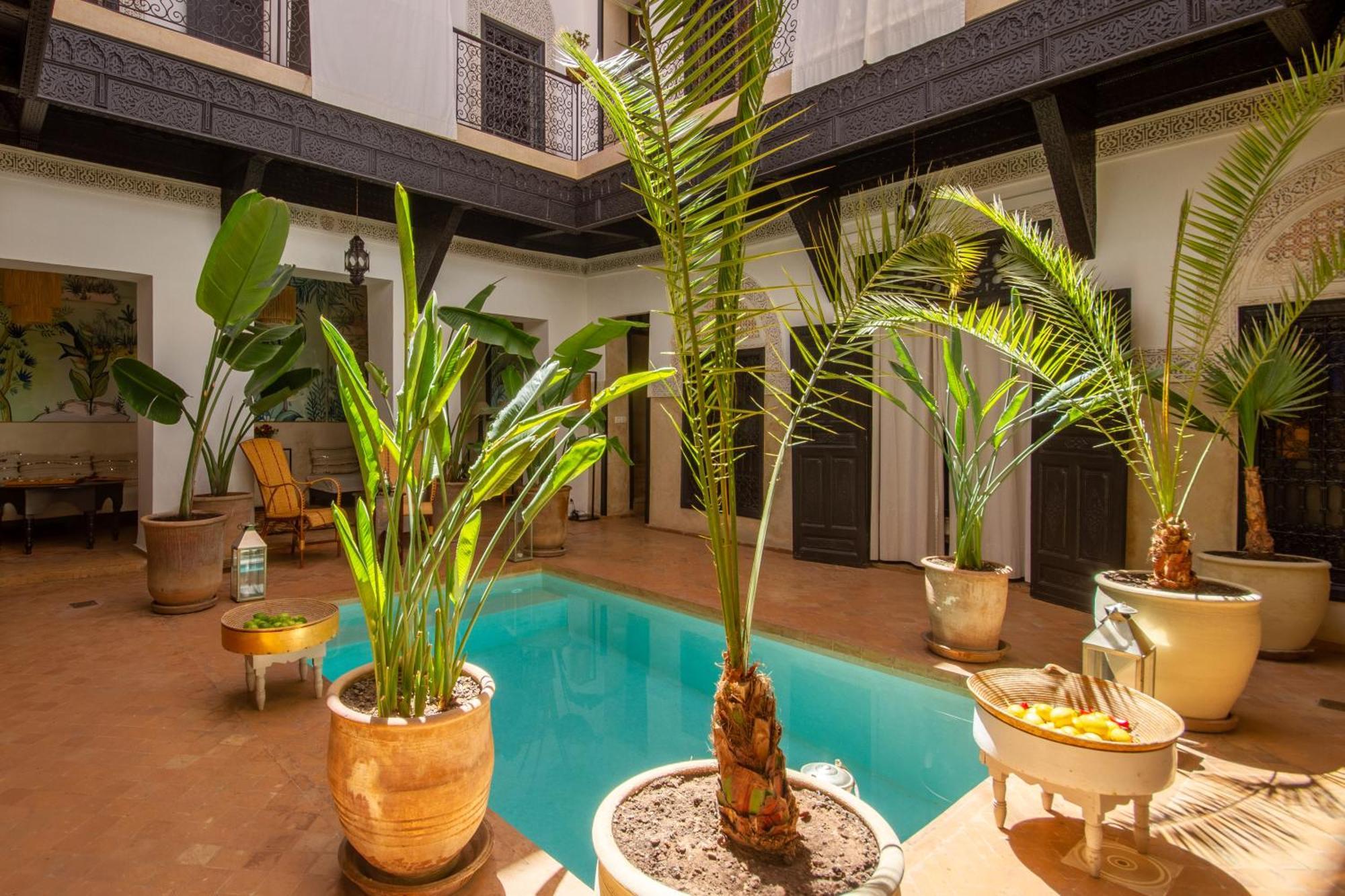 Bab 54 Guest house