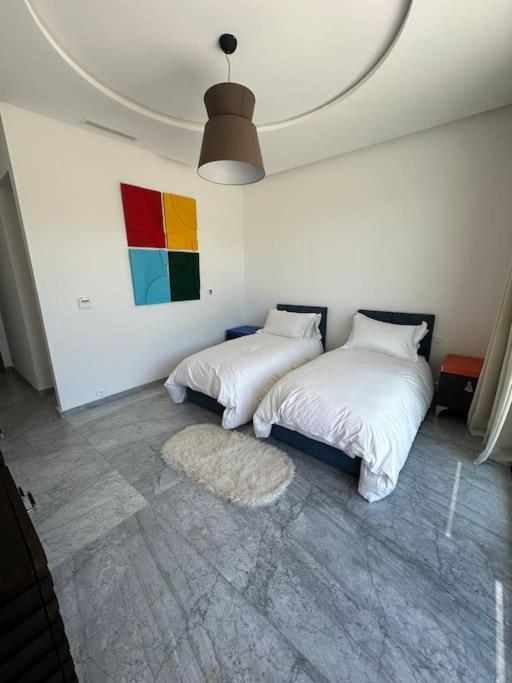 Villa In Marrakech - 5 Suites, Heated Pool, Jacuzzi, Transportation, Volleyball & Padle Court, Complimentary Breakfast