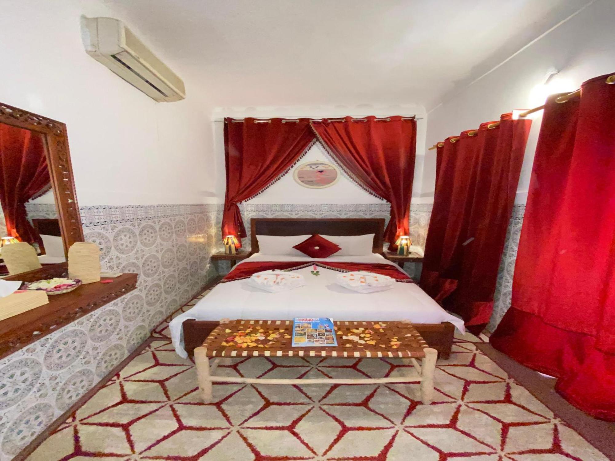 Lazord Bed & Breakfast *