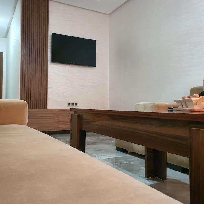 Pres Du Ibis Et Wazo Et Marjane Mall Apartment *