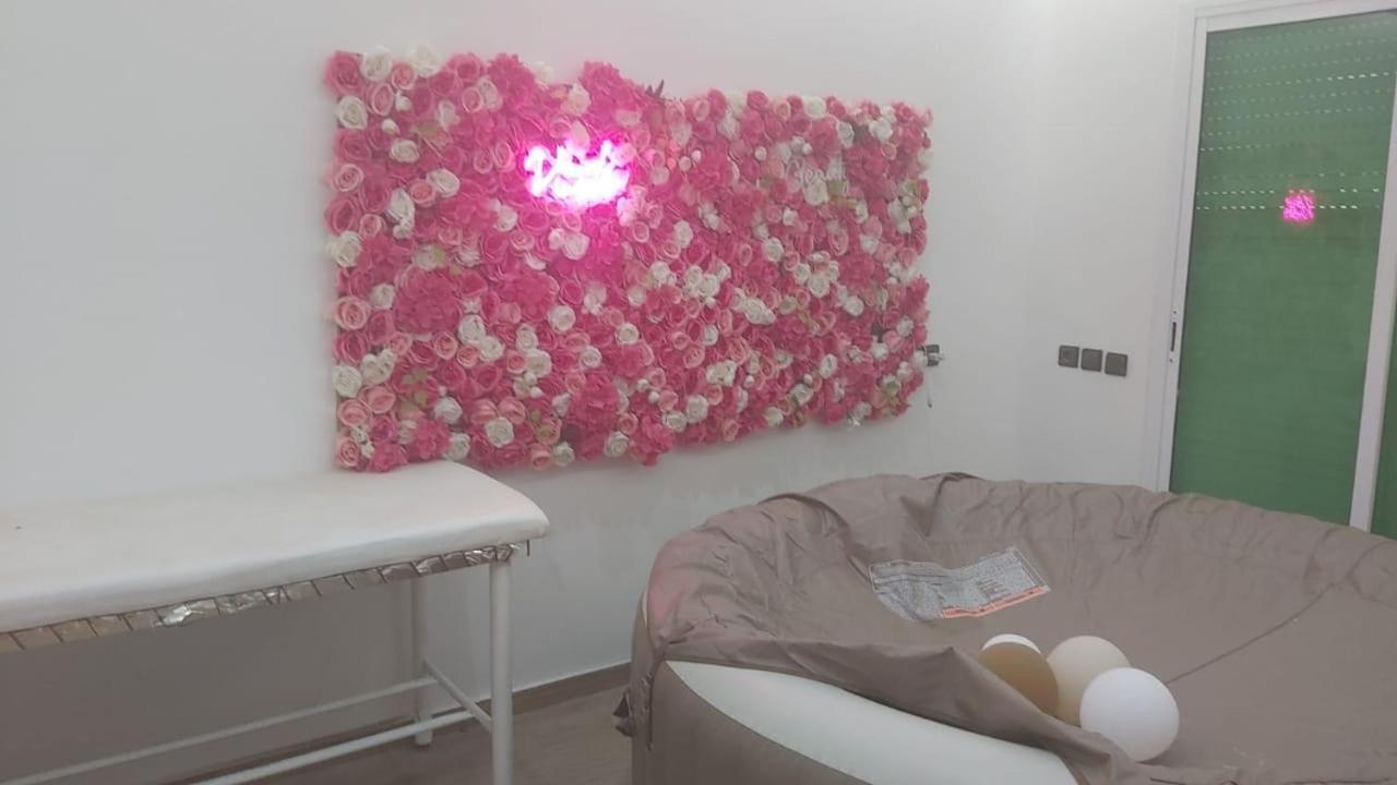 Centre T3 Jacuzzi Prive 2 Min De La Gare Apartment *