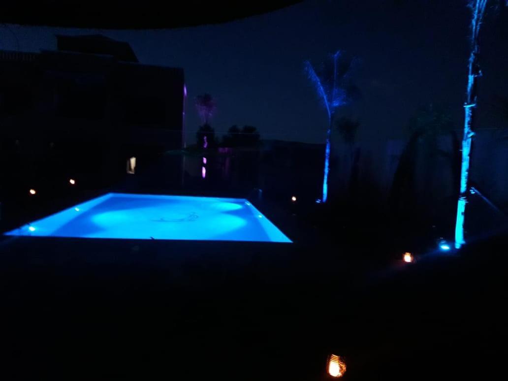 Ferme Hind , Magnifique Ferme Avec Grande Piscine Et Un Jardin Splendide