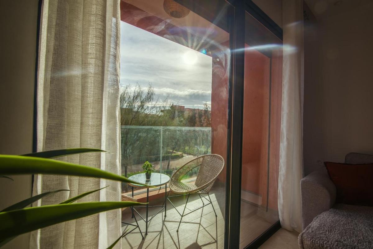 Livia Cosy - Clim, Wifi, Jardin A 10min De L'aeroport Apartment