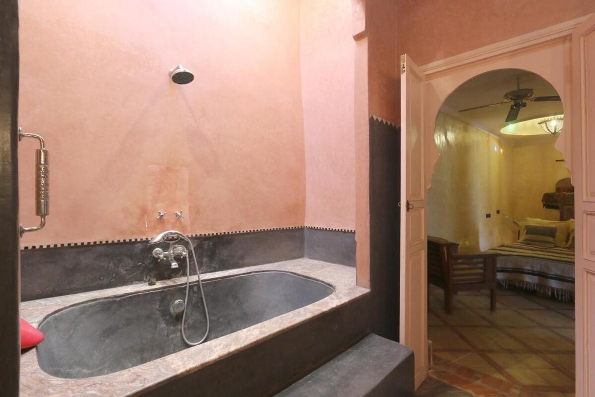 La Tulipe, Private, 4 Ch, Medina *