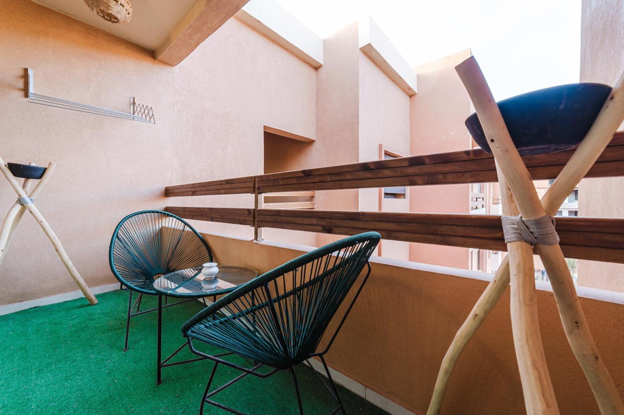 Apartment Confortable & Tres Bien Note - Vue Piscine, Proche M Avenue, Piscine, Fibre Optique, Parking
