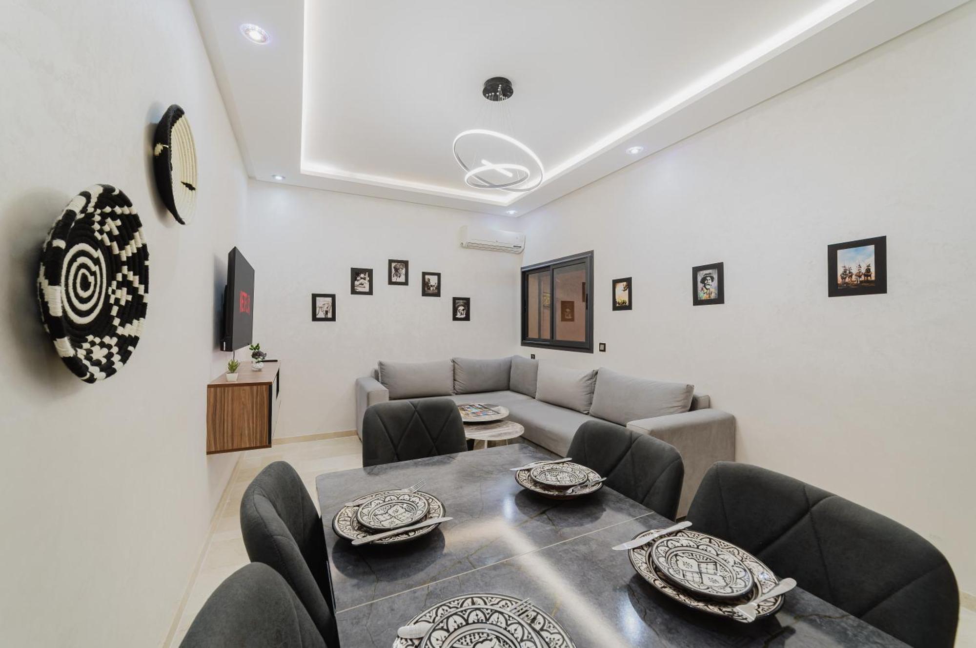 Apartment Confortable & Tres Bien Note - Vue Piscine, Proche M Avenue, Piscine, Fibre Optique, Parking