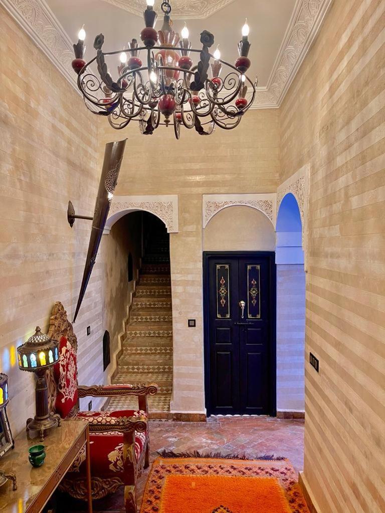 Ta'achchaqa Riad 3*