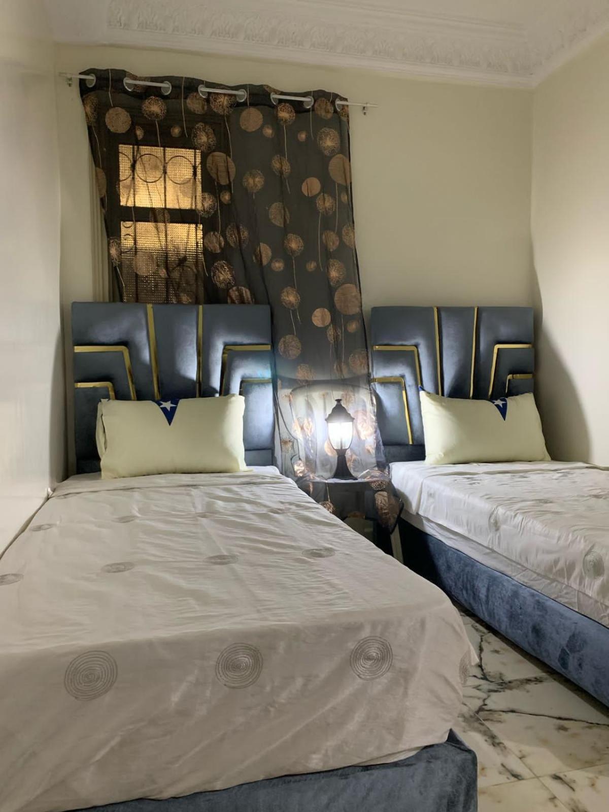 Airport Apartment 5 Minutes Walk, Perfect For Early & Late Flights *