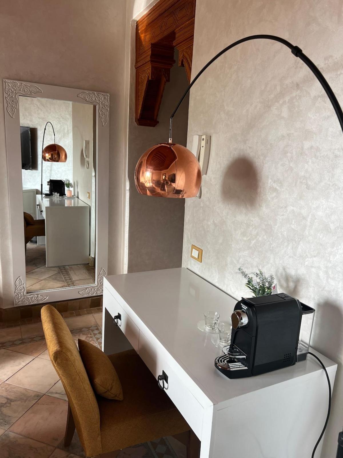 Palm Spot Apartment