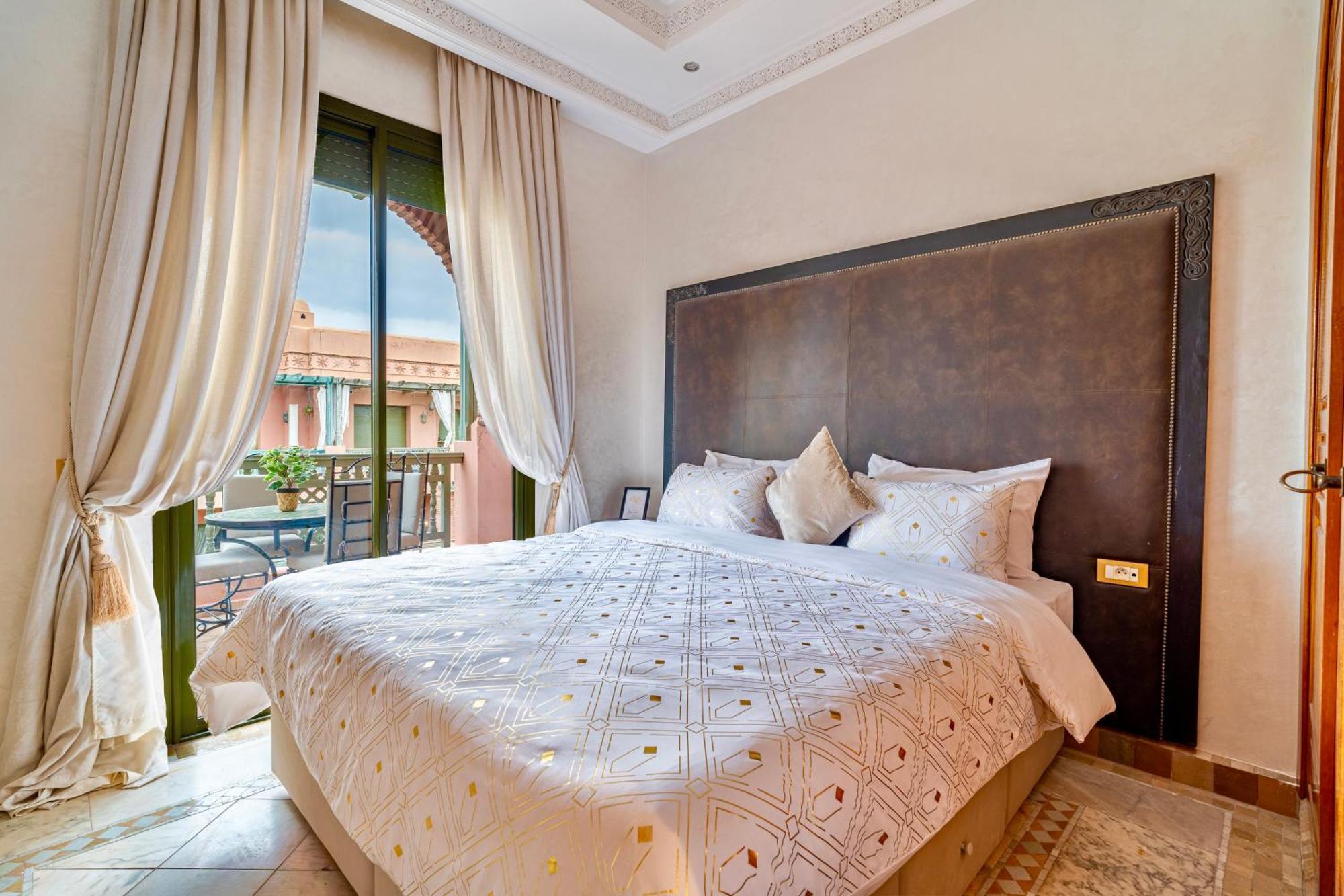 Palm Spot Apartment