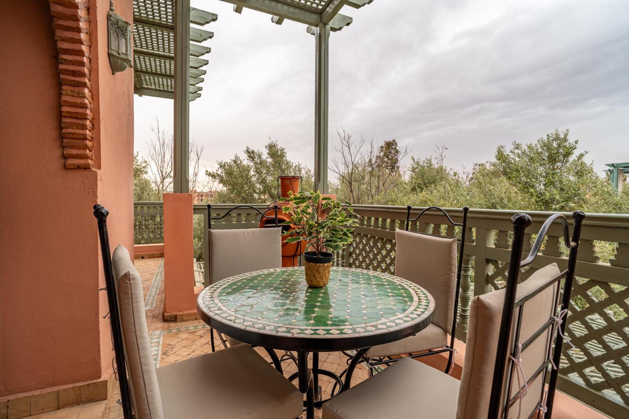 Palm Spot Apartment