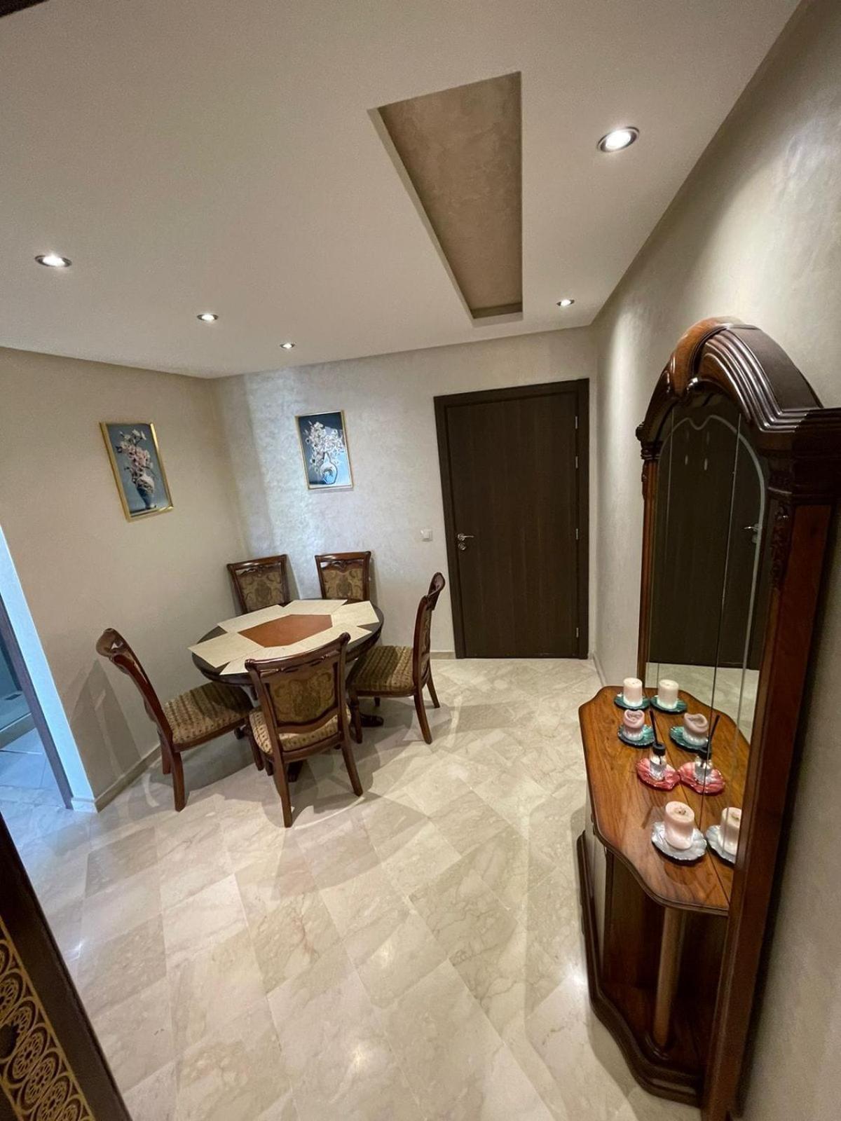 Center Flat With 2 Pools * Marrakesh