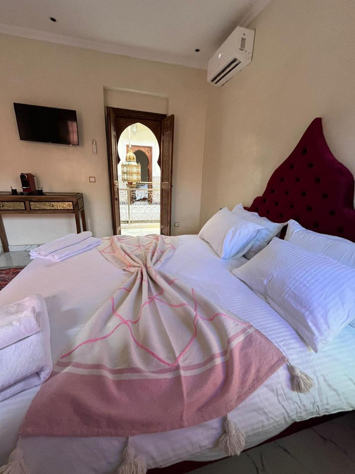 Abrare Guest house *