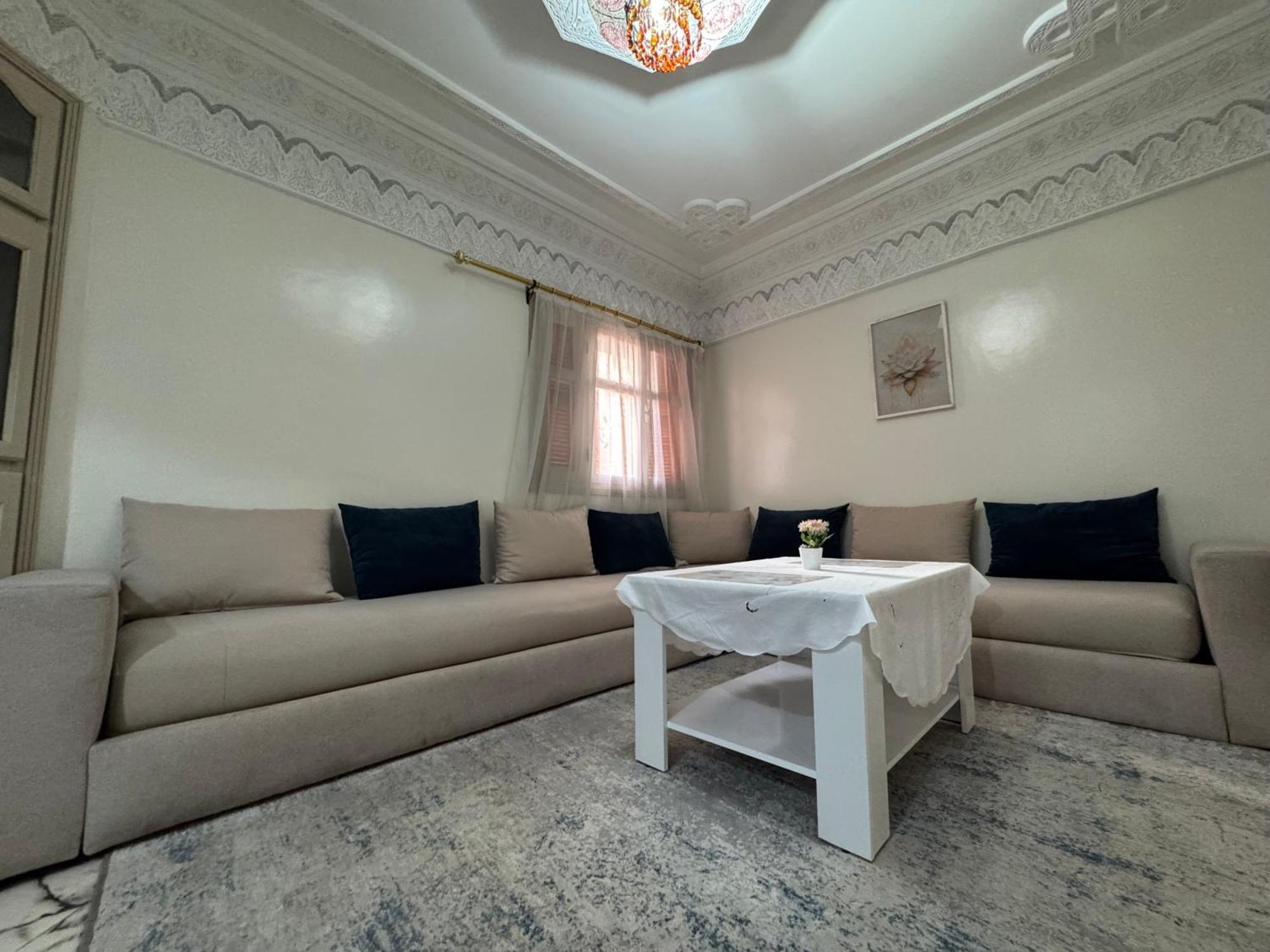 Airport Apartment 5 Minutes Walk, Perfect For Early & Late Flights