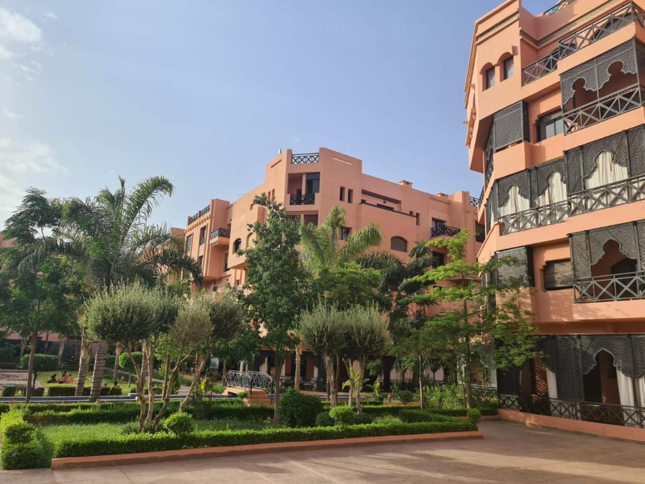 Confortable Rez-de-jardin Avec 5 Piscines Appartement