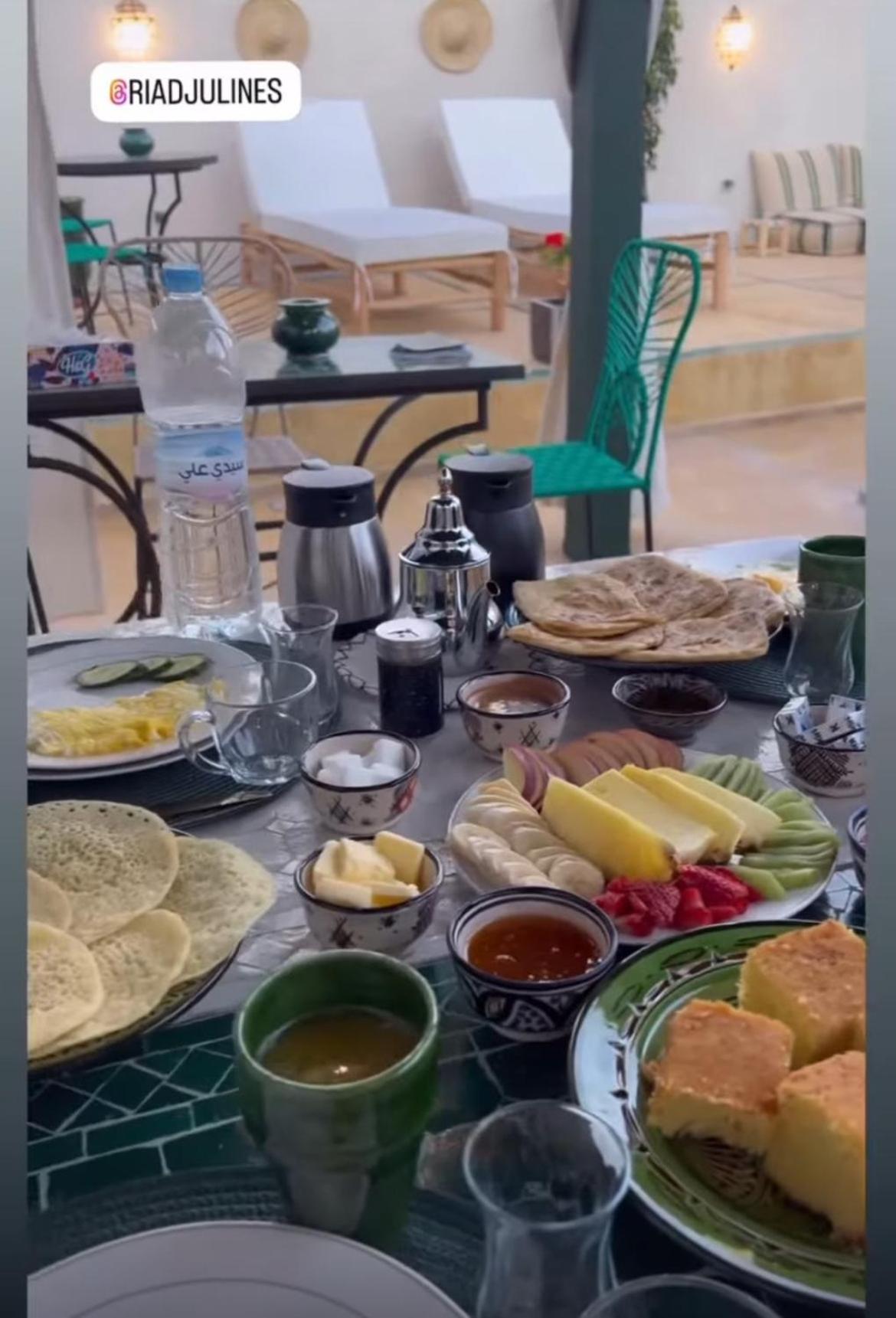 Acomodação com café da manhã  Julines *