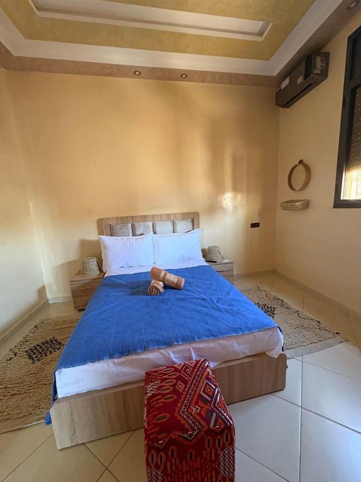 Blue In Marrakesh, 2 Min Airport Homestay