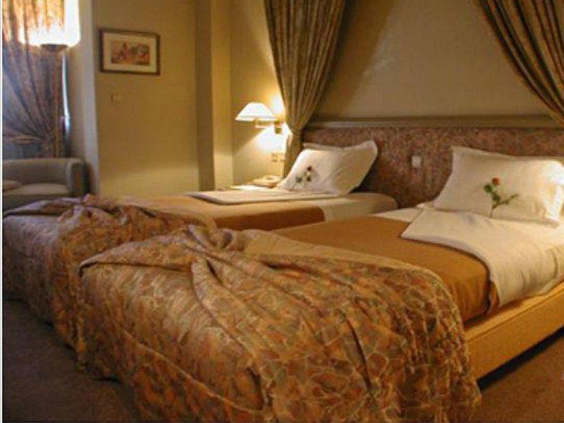 Hotel Nassim