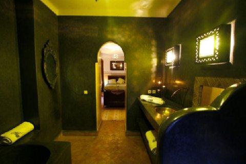 Ta'achchaqa Riad 3*