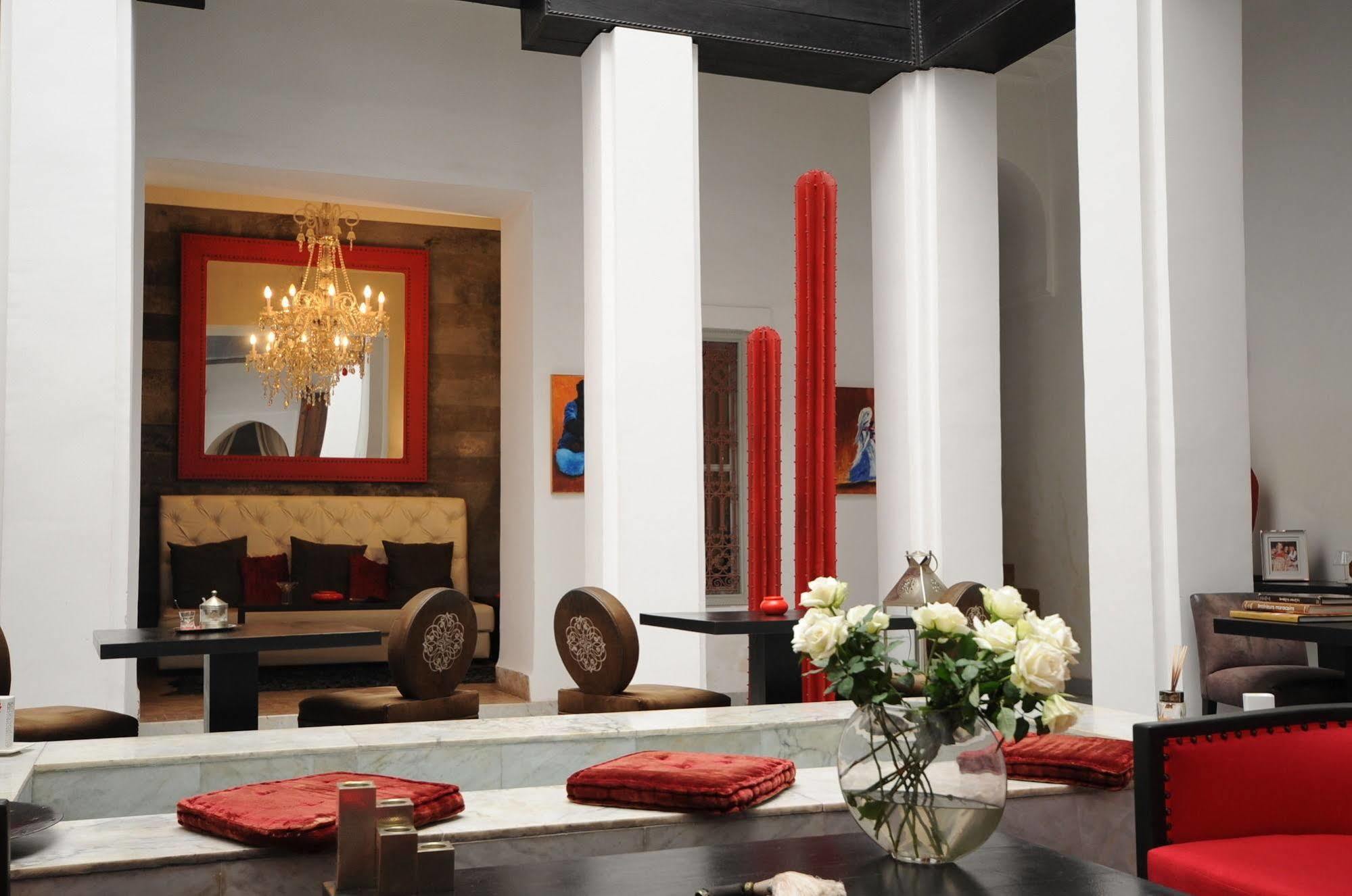 Dar Asam Riad 3*