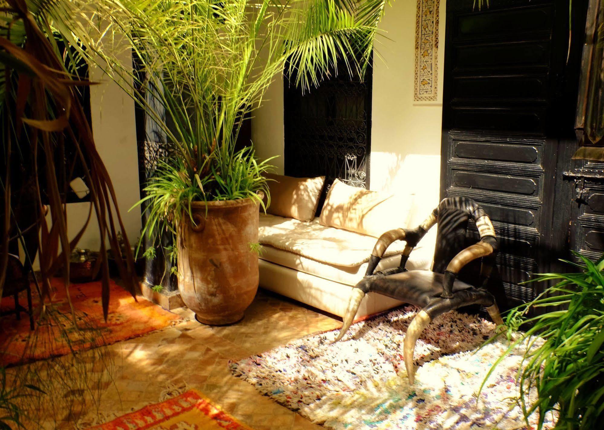 Ta'achchaqa Riad 3*