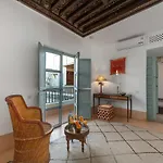Riad Le J