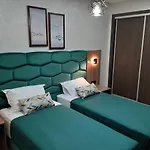 Appartement Pour Familles En Residence Avec Piscine Et Wifi
