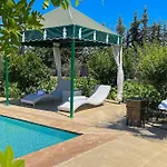Ferme De Vacances Avec Une Grande Villa A Marrakech