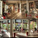 Riad With Outdoor Swimming Pools