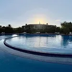 Palmeraie 5 Vue Piscine Et Jardin