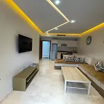 Cosy Apartment With Pool View