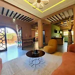 Villa A Marrakech With Warm Pool
