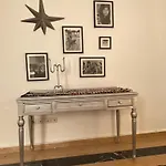 Refined Apartment Downtown